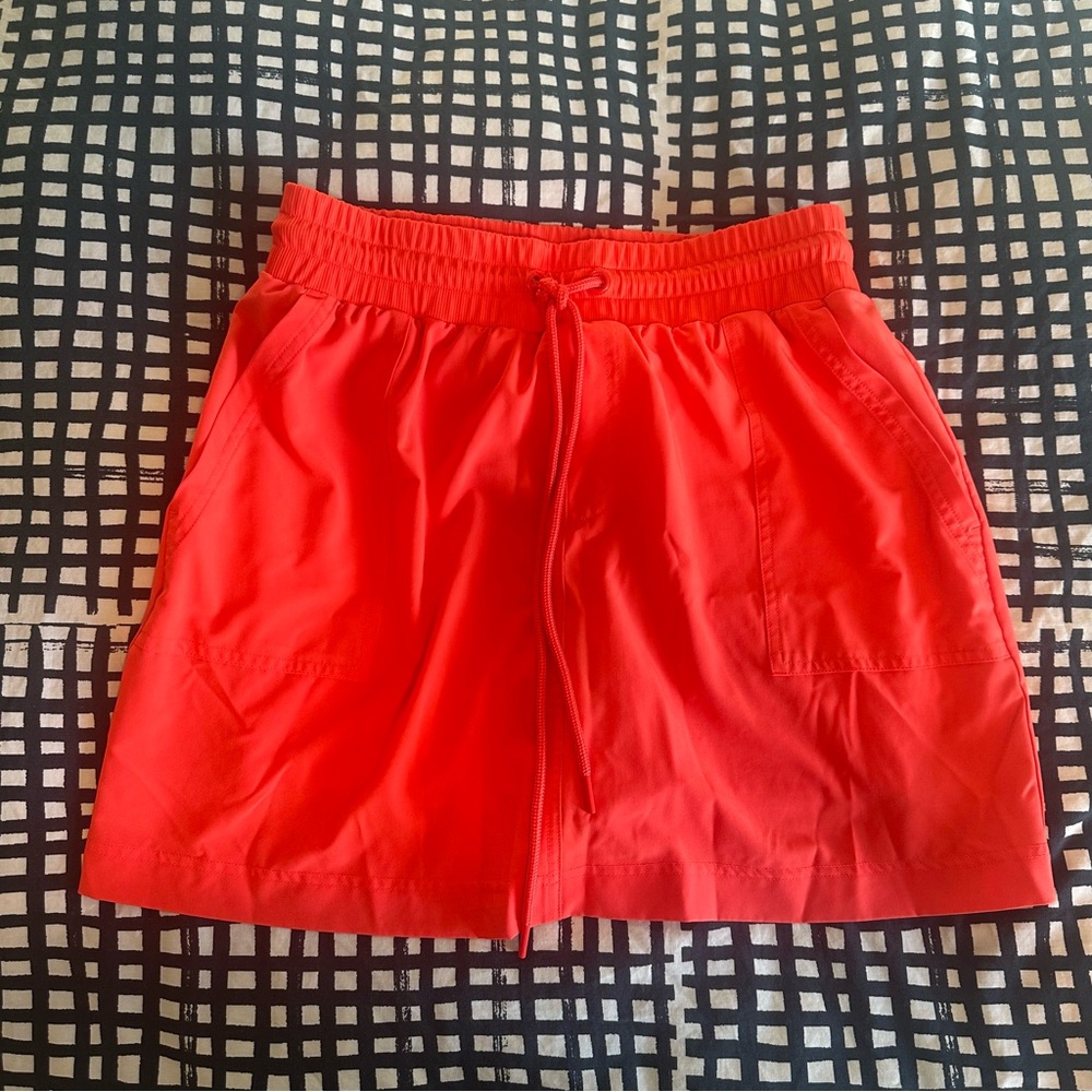 Lou & Grey Vibrant Coral Athletic Skort